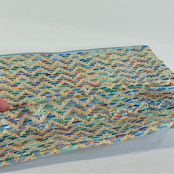 🆕 Lancome Luxe Woven Clutch – Aqua Tassel Zip Bag – Colorful Straw Weave 🆕 - Picture 4 of 16